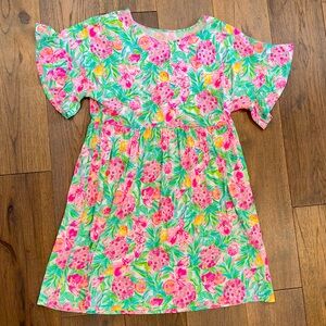 Lilly Pulitzer Tiltson short sleeve dress. Pattern: pear necessities